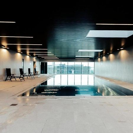 Modern 2BR Apartment with Pool & City Views Luxembourg Extérieur photo