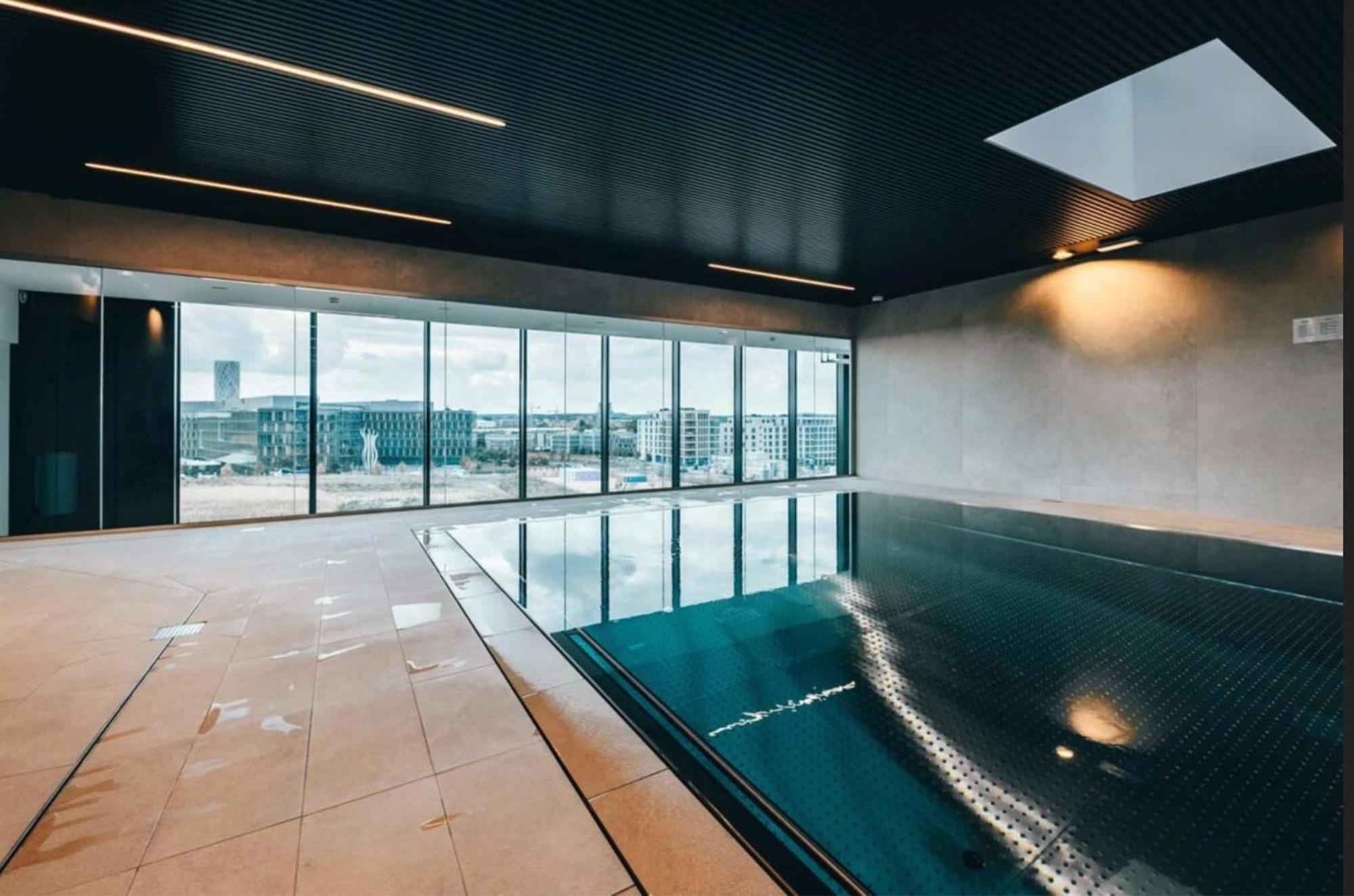 Modern 2BR Apartment with Pool & City Views Luxembourg Extérieur photo