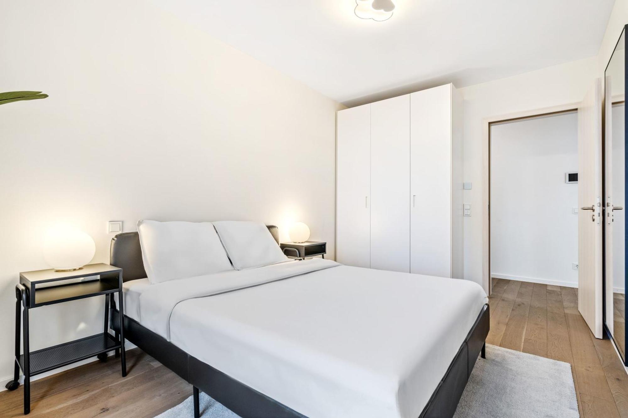Modern 2BR Apartment with Pool & City Views Luxembourg Extérieur photo